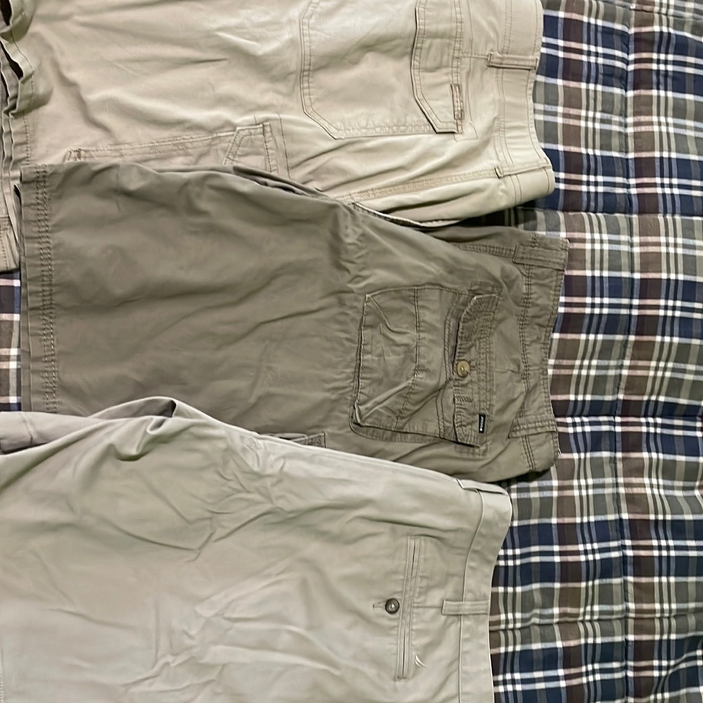 3 Shorts Union/lee/Nautica khaki 2 cargo 1 dress shorts all 38 W Mens